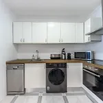 Charming 4 Double Bed Steps From The Old Town