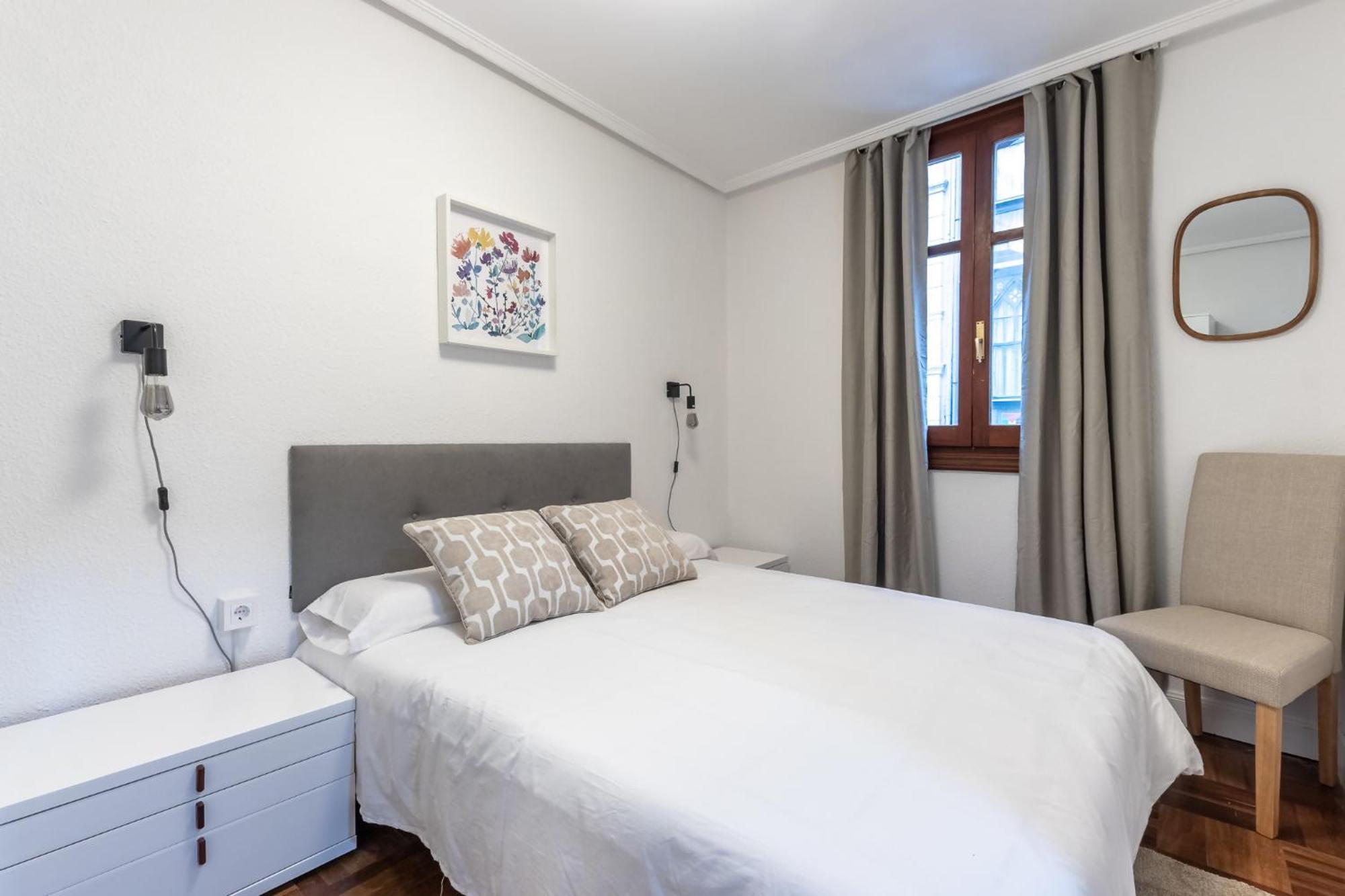 Charming 4 Double Bed Steps From The Old Town *